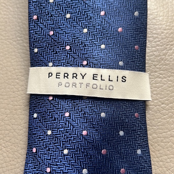 NWT Perry Ellis Portfolio 100% Silk Tie Blue Polka Dot Print - Picture 4 of 5